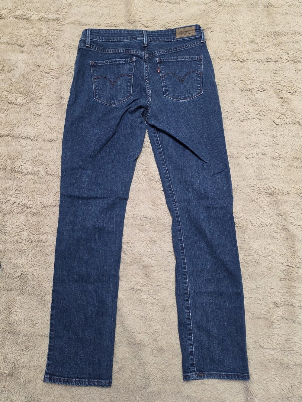 Levi's Women's Dark Blue Straight-Leg Jeans Size 8
